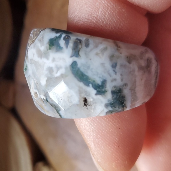 New Carved Faceted Natural Moss Agate Ring. - Picture 7 of 15